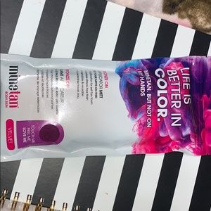 Minetan mitten for tanning